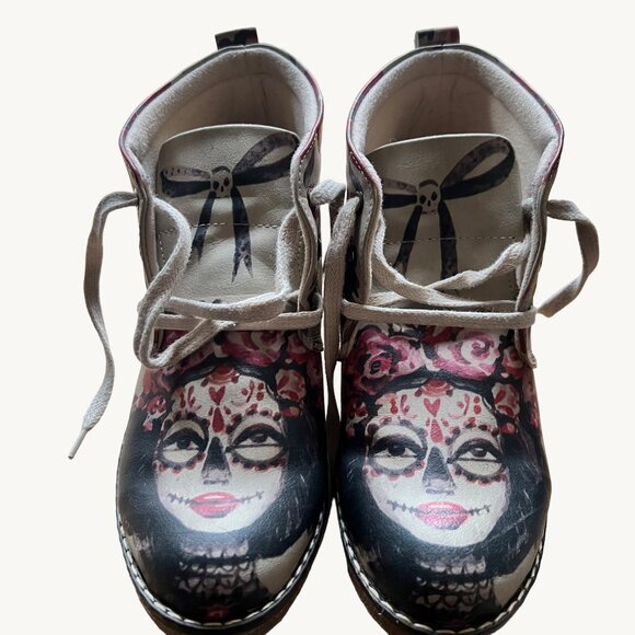 GOBY size 38EU (7.5 US) Sugar Skull/Day of the Dead Hand Painted Lace-Up Boots - Picture 1 of 15